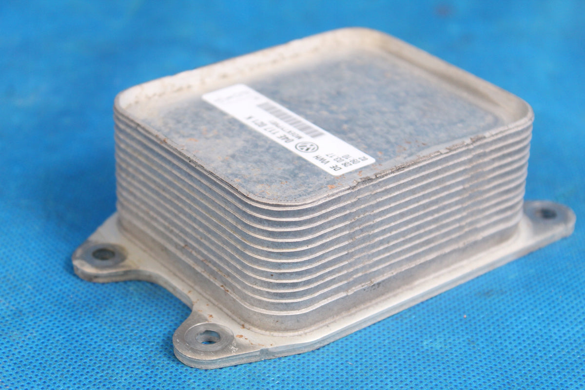 AUDI A4 B9 8W OIL COOLER 2017R 04E117021K