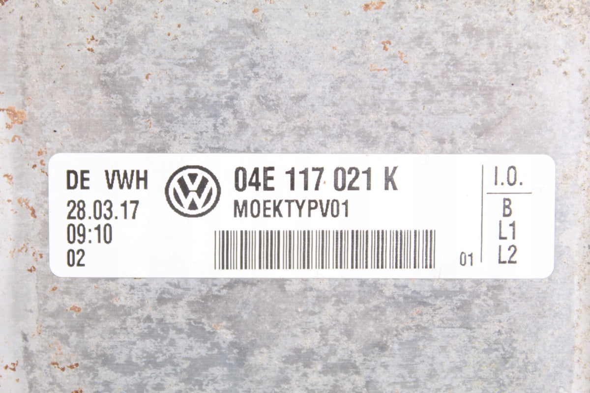 AUDI A4 B9 8W OIL COOLER 2017R 04E117021K