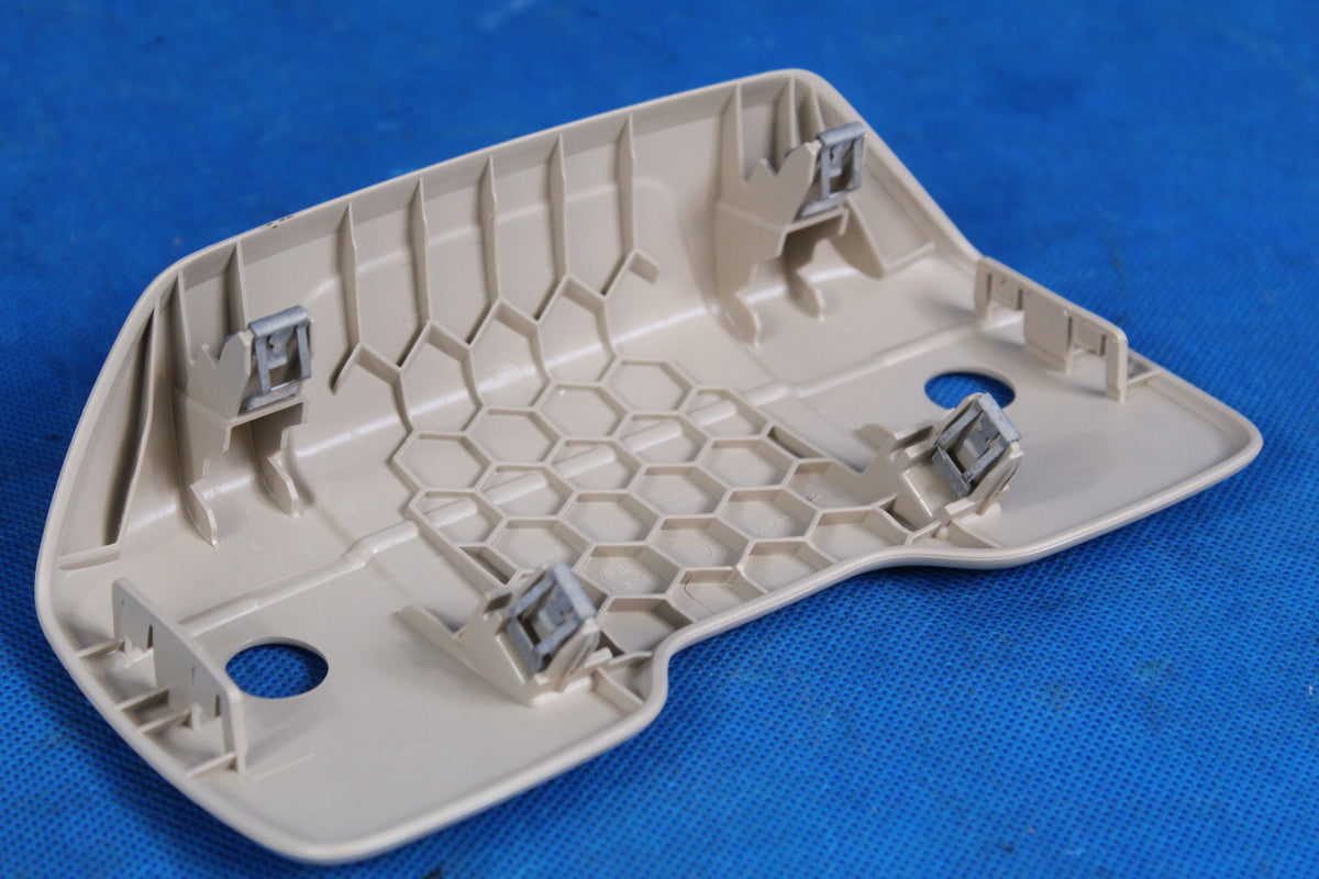 AUDI A4 B9 8W SEAT TOP COVER FRONT 4M0881590