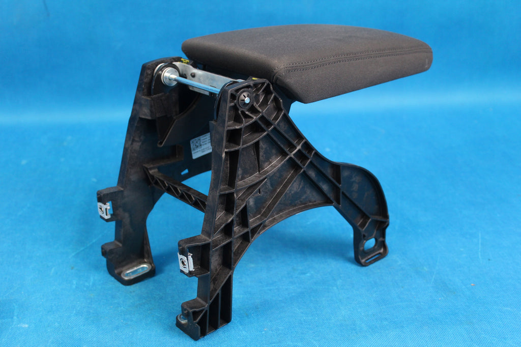 AUDI A4 B9 ARMREST MATERIAL SU9 SOUL 2017R 8IN0864207 8W0864283