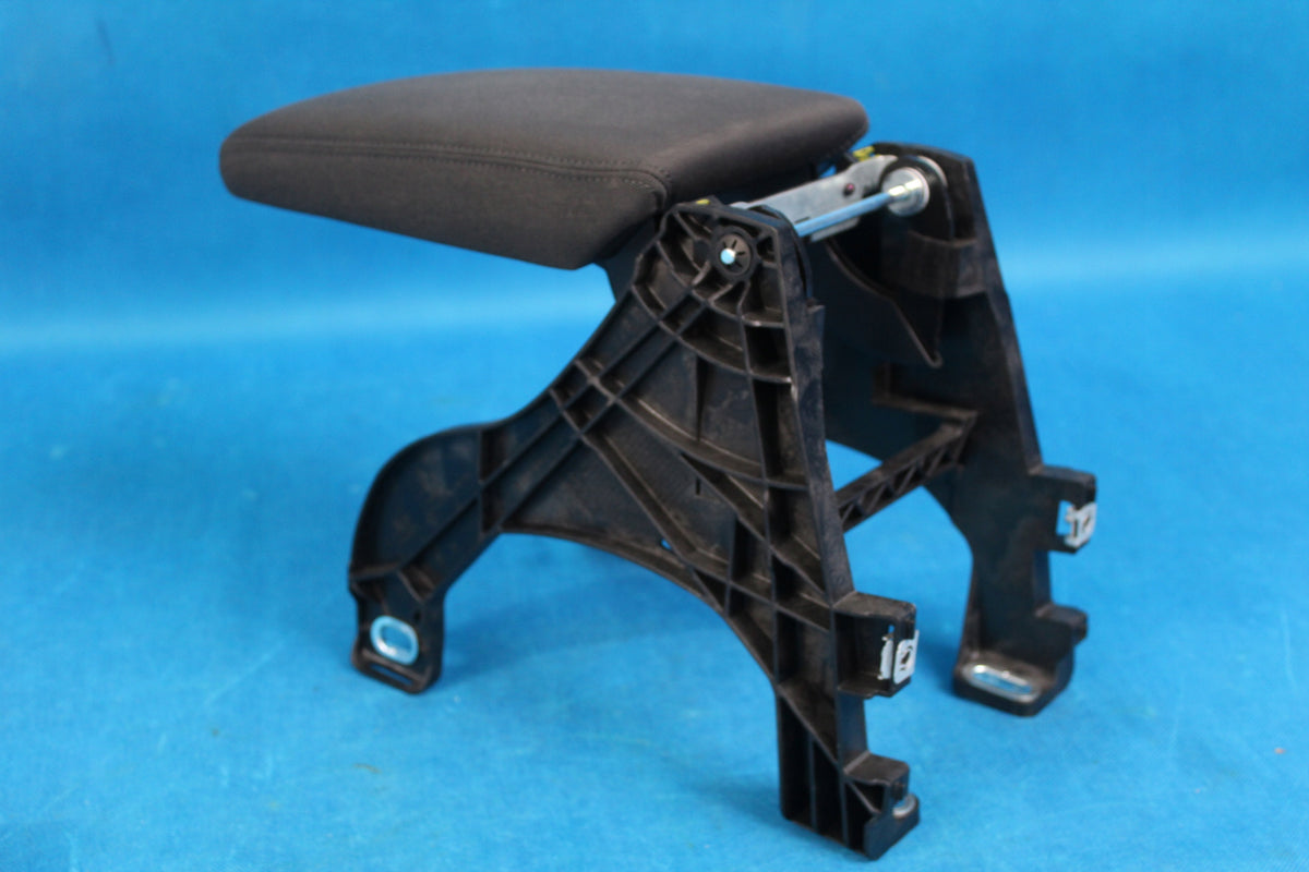 AUDI A4 B9 ARMREST MATERIAL SU9 SOUL 2017R 8IN0864207 8W0864283