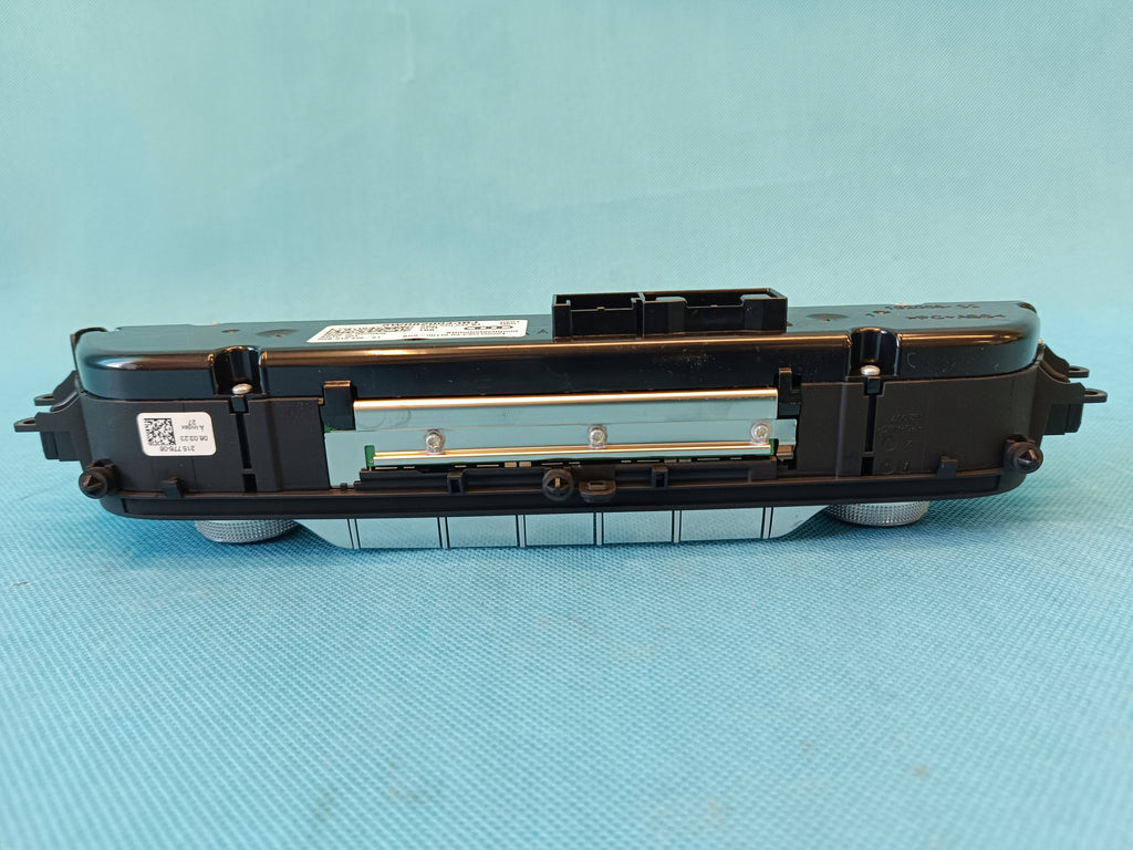 AUDI A4 B9 AVANT 2.0 TFSI 150KW 4x4 2023 R AIR CONDITIONING PANEL 8W0820043BJ