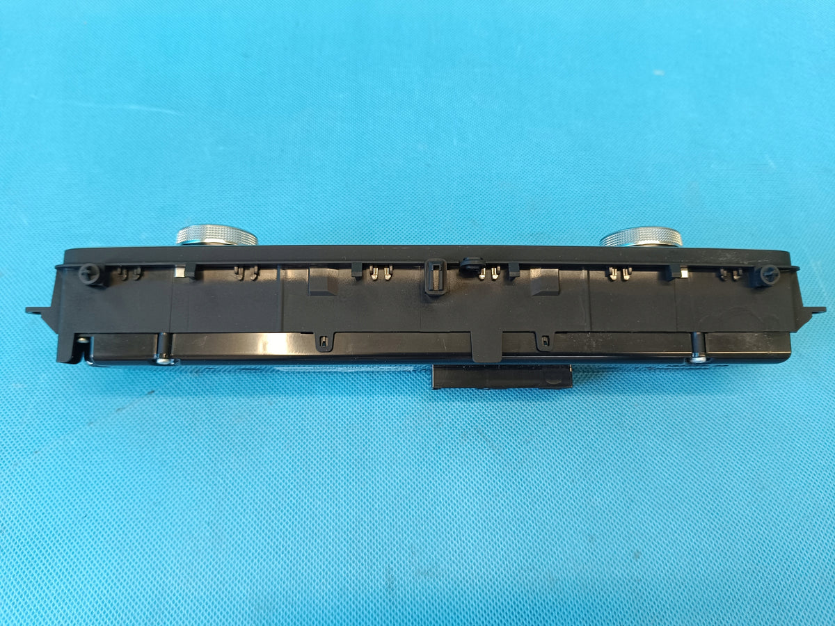 AUDI A4 B9 AVANT 2.0 TFSI 150KW 4x4 2023 R AIR CONDITIONING PANEL 8W0820043BJ