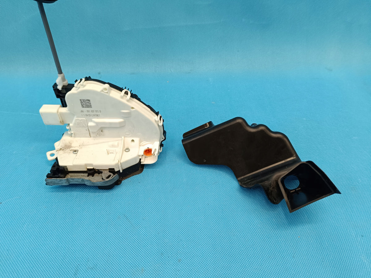 AUDI A4 B9 AVANT 2.0 TFSI 150KW 4x4 2023R DOOR LOCK LEFT FRONT 8X1837015D