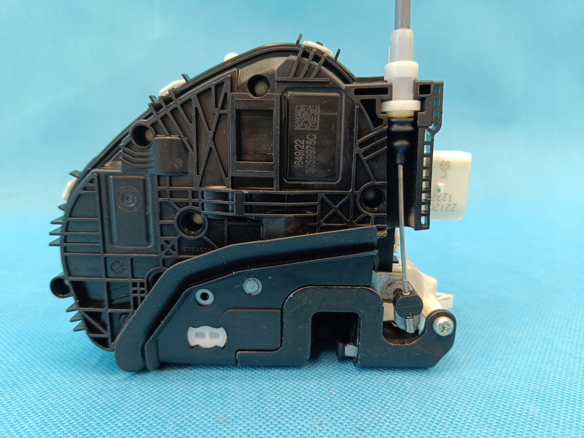 AUDI A4 B9 AVANT 2.0 TFSI 150KW 4x4 2023R DOOR LOCK LEFT FRONT 8X1837015D