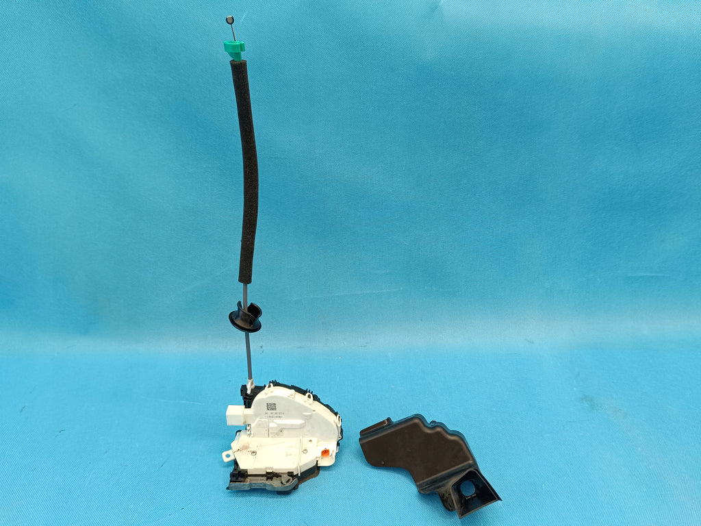 AUDI A4 B9 AVANT 2.0 TFSI 150KW 4x4 2023R DOOR LOCK LEFT FRONT 8X1837015D