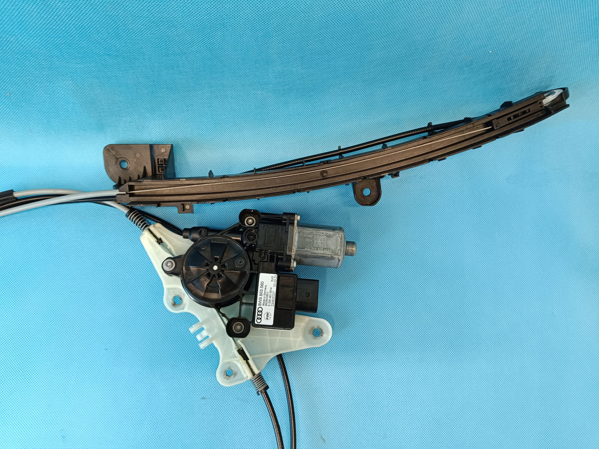 AUDI A4 B9 AVANT 2.0TFSI 150KW 4x4 23R TRUNK ROLLER SHUTTER MECHANISM 8W9863560
