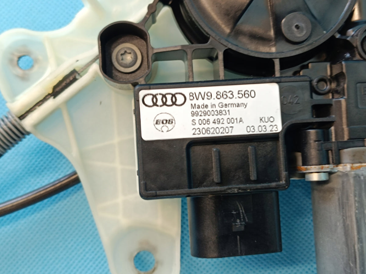 AUDI A4 B9 AVANT 2.0TFSI 150KW 4x4 23R TRUNK ROLLER SHUTTER MECHANISM 8W9863560