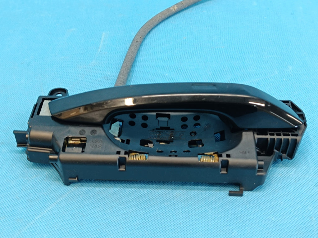 AUDI A4 B9 AVANT LIFT 2021 R DOOR HANDLE GUIDE RIGHT FRONT 8W0837206A