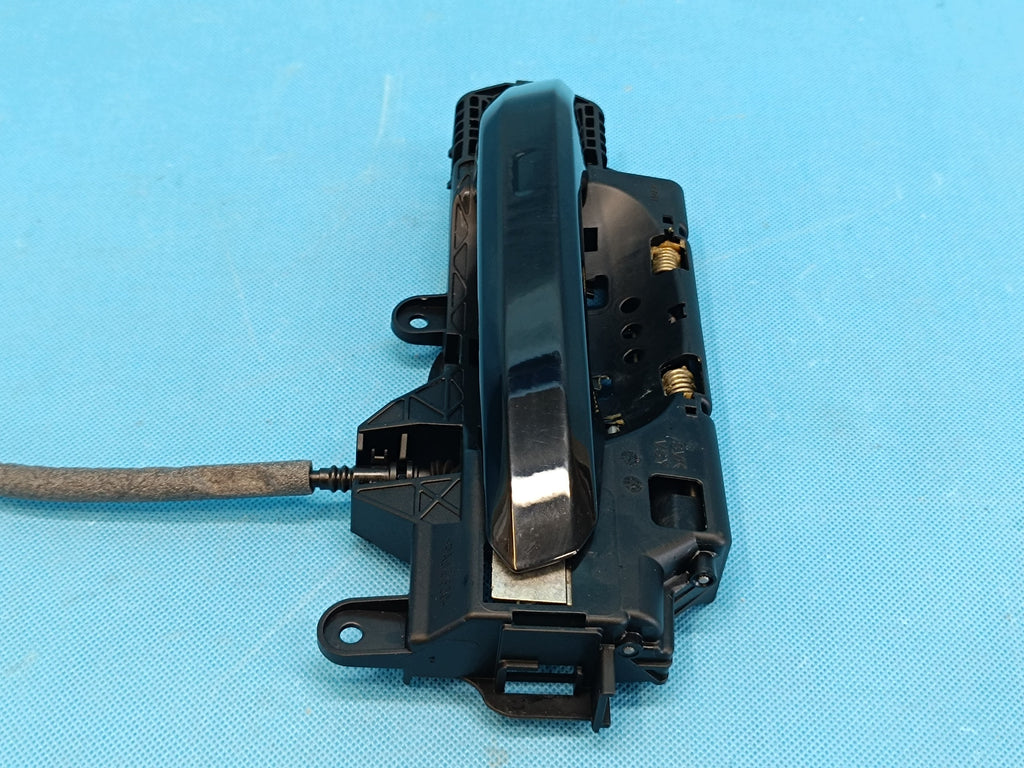 AUDI A4 B9 AVANT LIFT 2021 R DOOR HANDLE GUIDE RIGHT REAR 8W0837206A