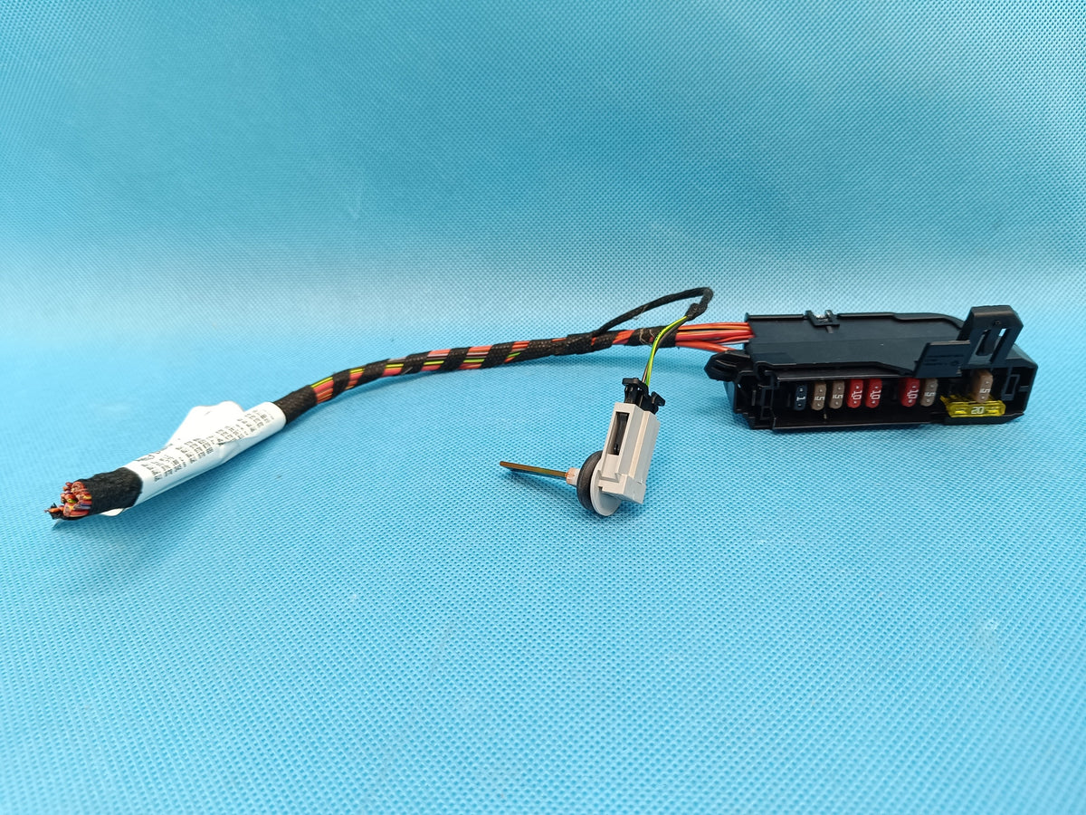 AUDI A4 B9 AVANT LIFT 2021 R FUSE BOX 8W0971845G 8W1857735