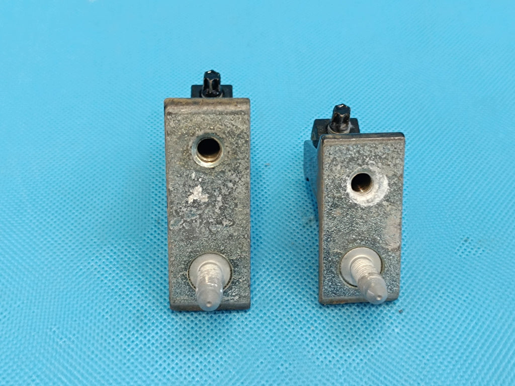 AUDI A4 B9 AVANT LIFT 2021R DOOR HINGES RIGHT FRONT 8W5831404A 8W0831404A