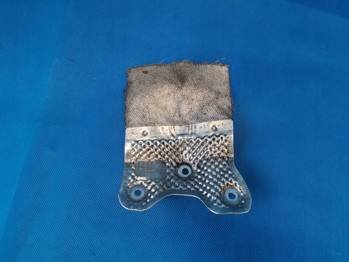 AUDI A4 B9 AVANT S-LINE 2018R ENGINE PAW HEAT SHIELD RIGHT 4M0199388
