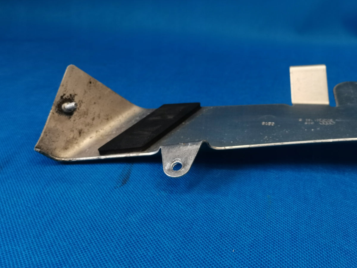AUDI A4 B9 AVANT S-LINE 2018R FUEL LINE MOUNTING COVER 8W0201192D