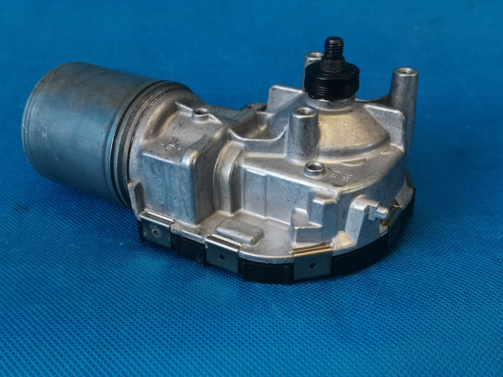 AUDI A4 B9 AVANT S-LINE 2018R WIPER MOTOR FRONT 8W1955119