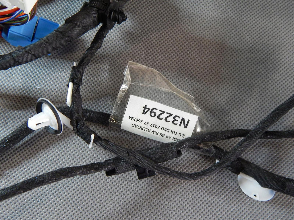 AUDI A4 B9 DOOR HARNESS RIGHT FRONT 8W0971030AF