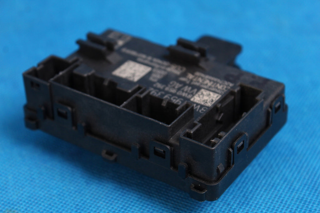 AUDI A4 B9 DOOR MODULE FRONT RIGHT EUROPE 8IN0959392E 2017R