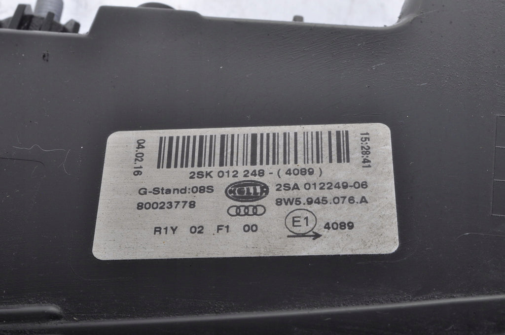 AUDI A4 B9 LAMP RIGHT REAR FLAP 8IN5945076A ENGLISHMAN