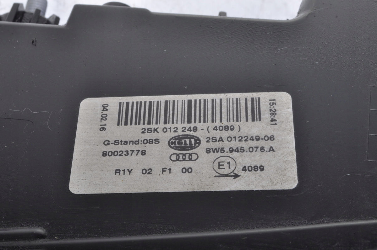 AUDI A4 B9 LAMP RIGHT REAR FLAP 8IN5945076A ENGLISHMAN