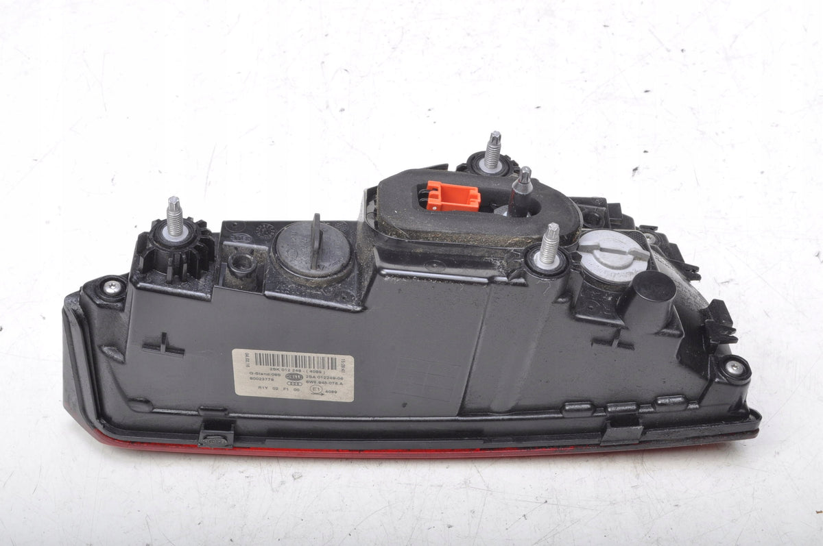AUDI A4 B9 LAMP RIGHT REAR FLAP 8IN5945076A ENGLISHMAN