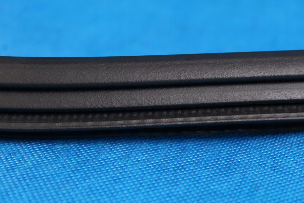 AUDI A4 B9 LIFT 35TDI DOOR SEAL REAR AVAN 8W9833721B 2020R
