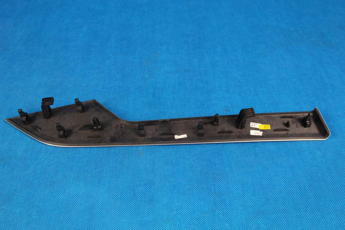 AUDI A4 B9 LIFT 35TDI DOOR TAPCERKI STRIP REAR RIGHT 8W0867420K