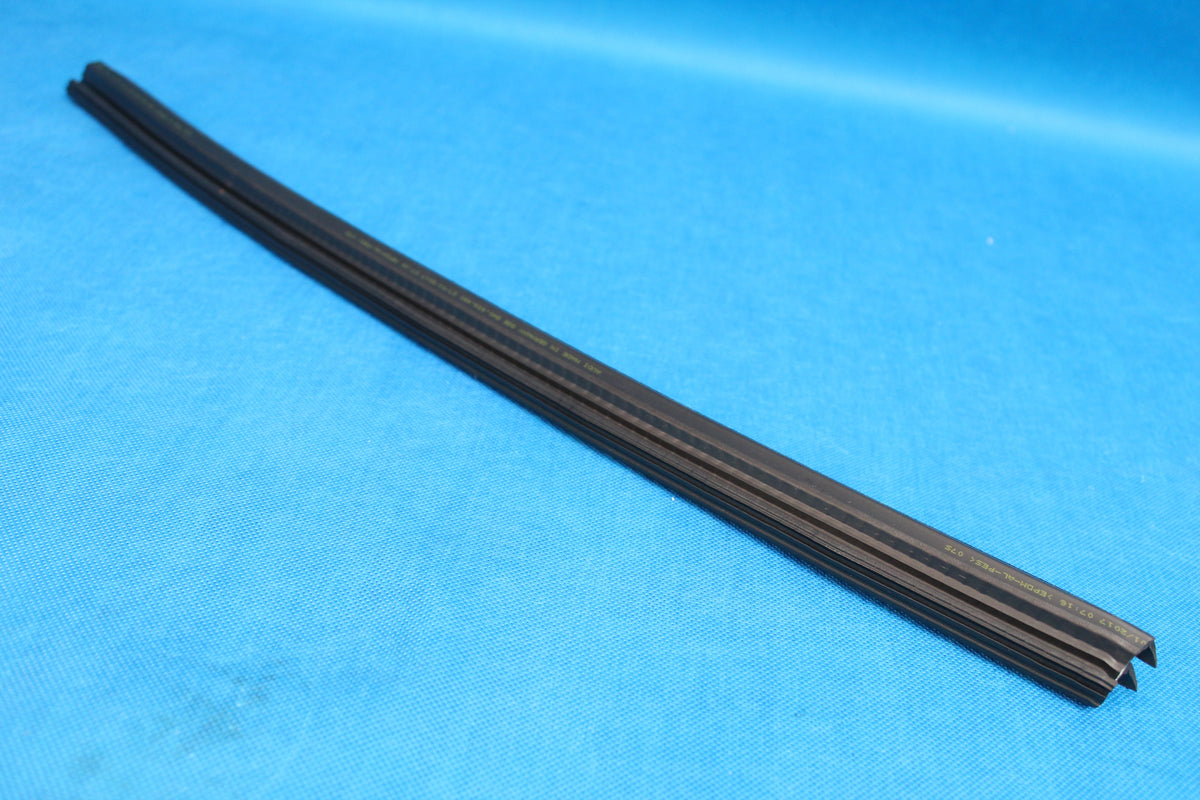 AUDI A4 B9 SCRAPER STRIP REAR RIGHT WINDOW 8IN0839480 2017R