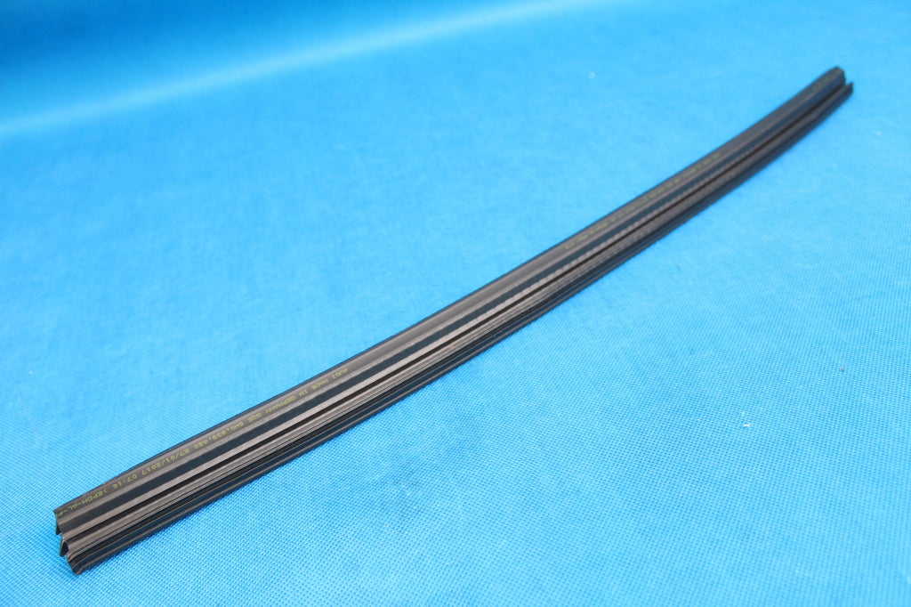 AUDI A4 B9 SCRAPER STRIP REAR RIGHT WINDOW 8IN0839480 2017R