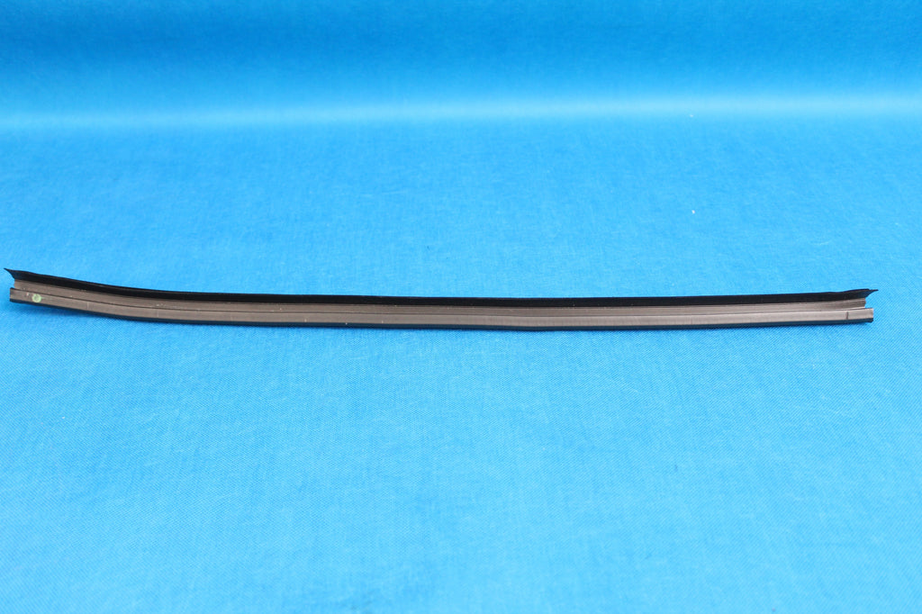AUDI A4 B9 SCRAPER STRIP REAR RIGHT WINDOW 8IN0839480 2017R