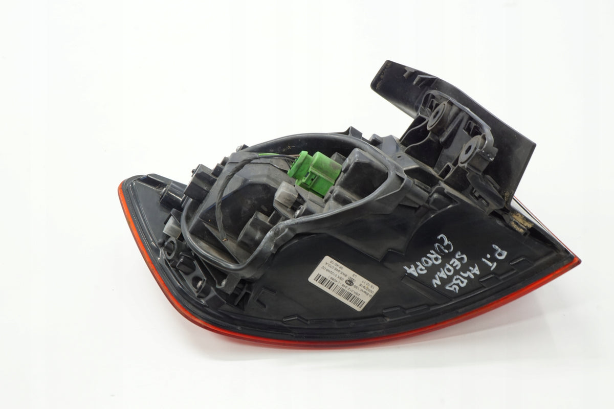 AUDI A4 B9 SEDAN 17R LAMP RIGHT REAR 8IN5945070A