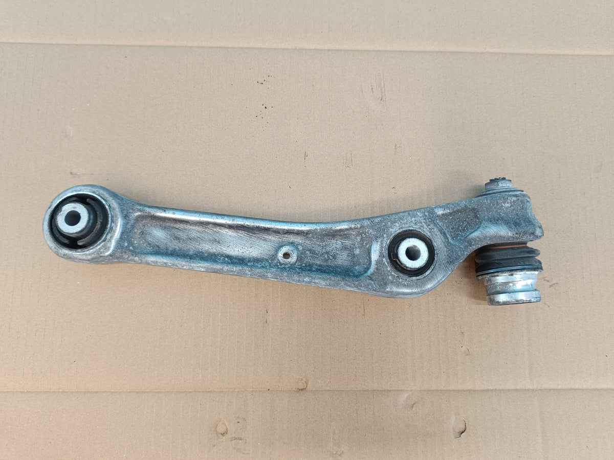 AUDI A4 B9 Sedan LIFT 2.0 TFSI 110KW 2023 R CONTROL ARM LEFT FRONT 8W0407155A