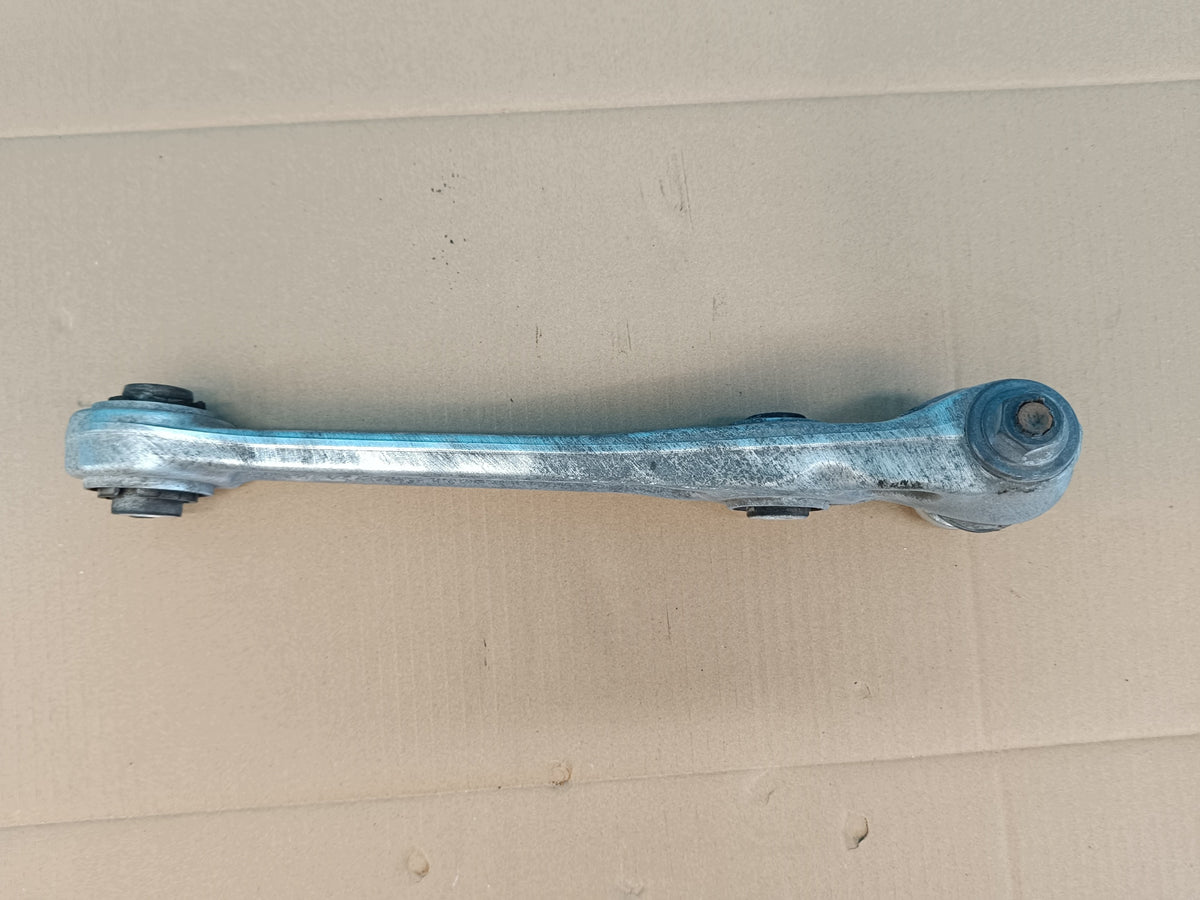 AUDI A4 B9 Sedan LIFT 2.0 TFSI 110KW 2023 R CONTROL ARM RIGHT FRONT 8W0407156A