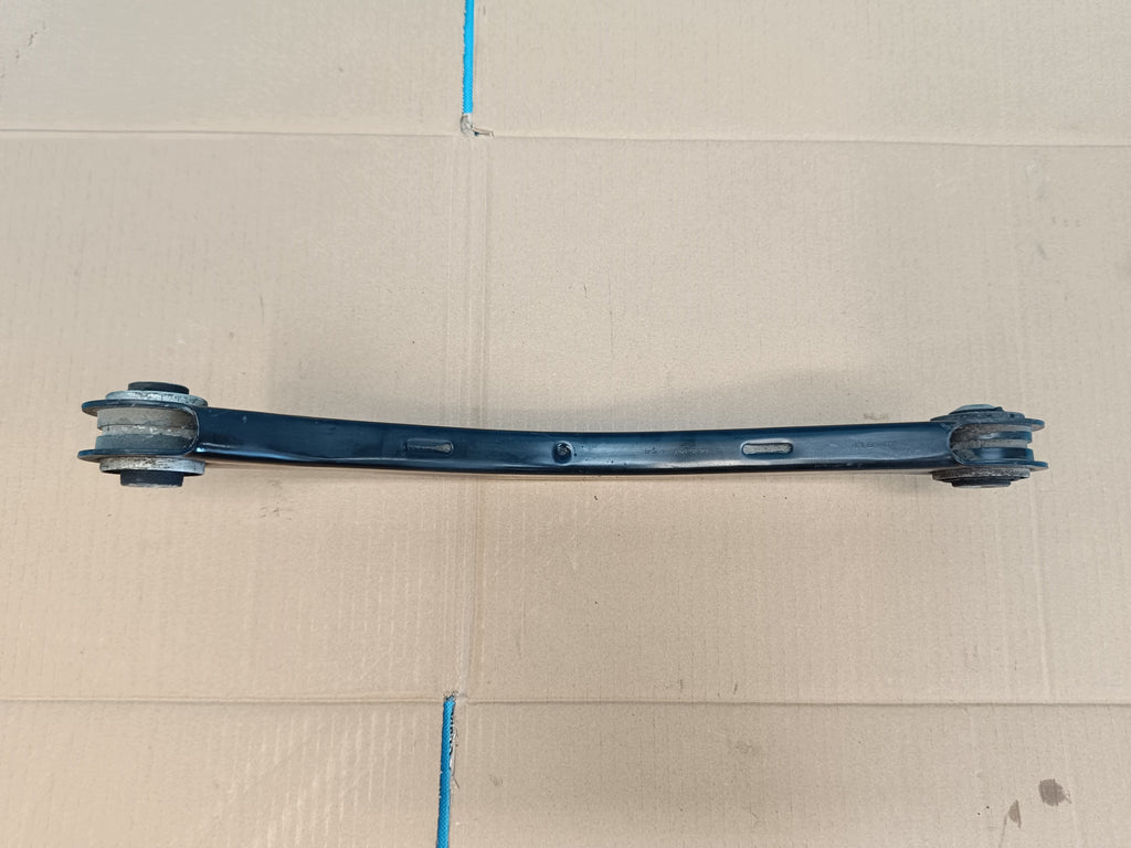AUDI A4 B9 Sedan LIFT 2.0 TFSI 110KW 2023 R CONTROL ARM RIGHT REAR 8W0505398F