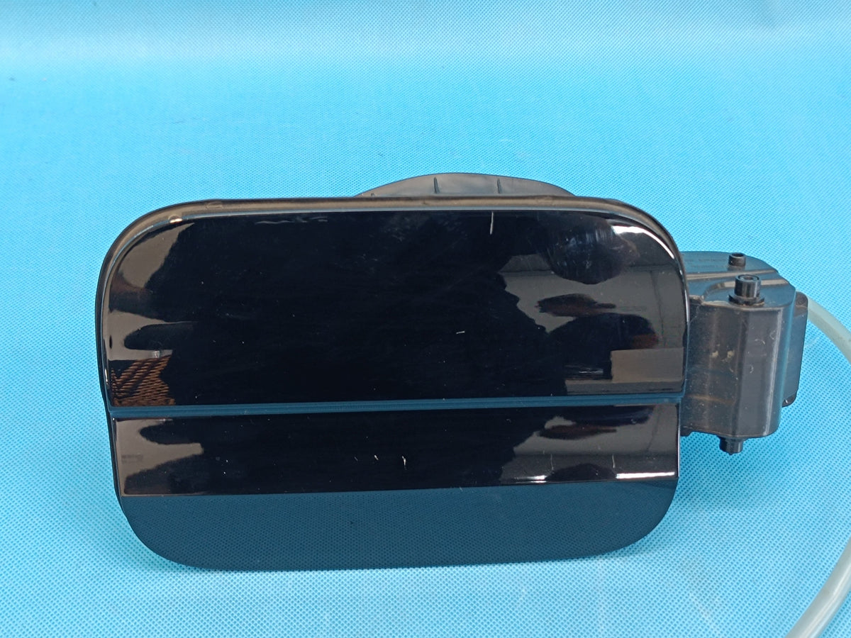 AUDI A4 B9 Sedan LIFT 2.0 TFSI 110KW 2023 R FUEL FILLER FLAP 8W0809906D