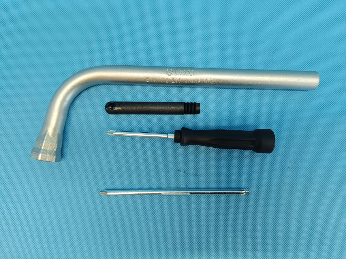 AUDI A4 B9 Sedan LIFT 2.0 TFSI 110KW 2023 R REPAIR KIT 8N0012219
