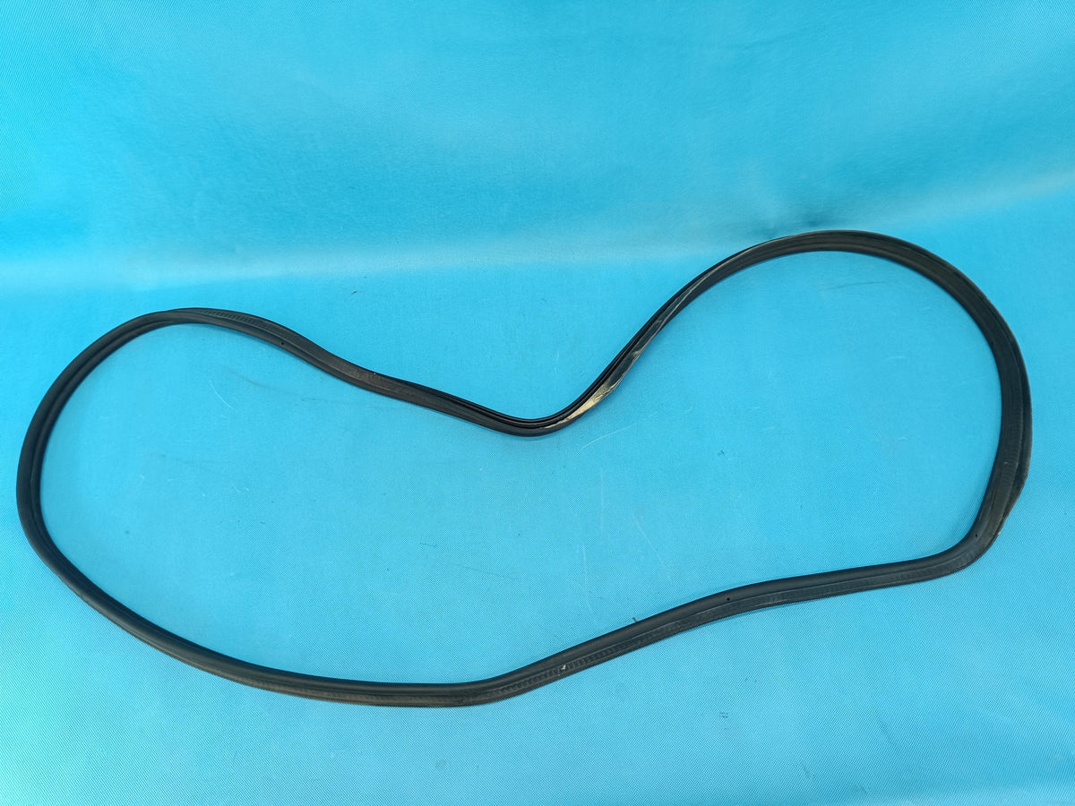 AUDI A4 B9 Sedan LIFT 2.0 TFSI 110KW 2023 R TRUNK SEAL 8W5827705E