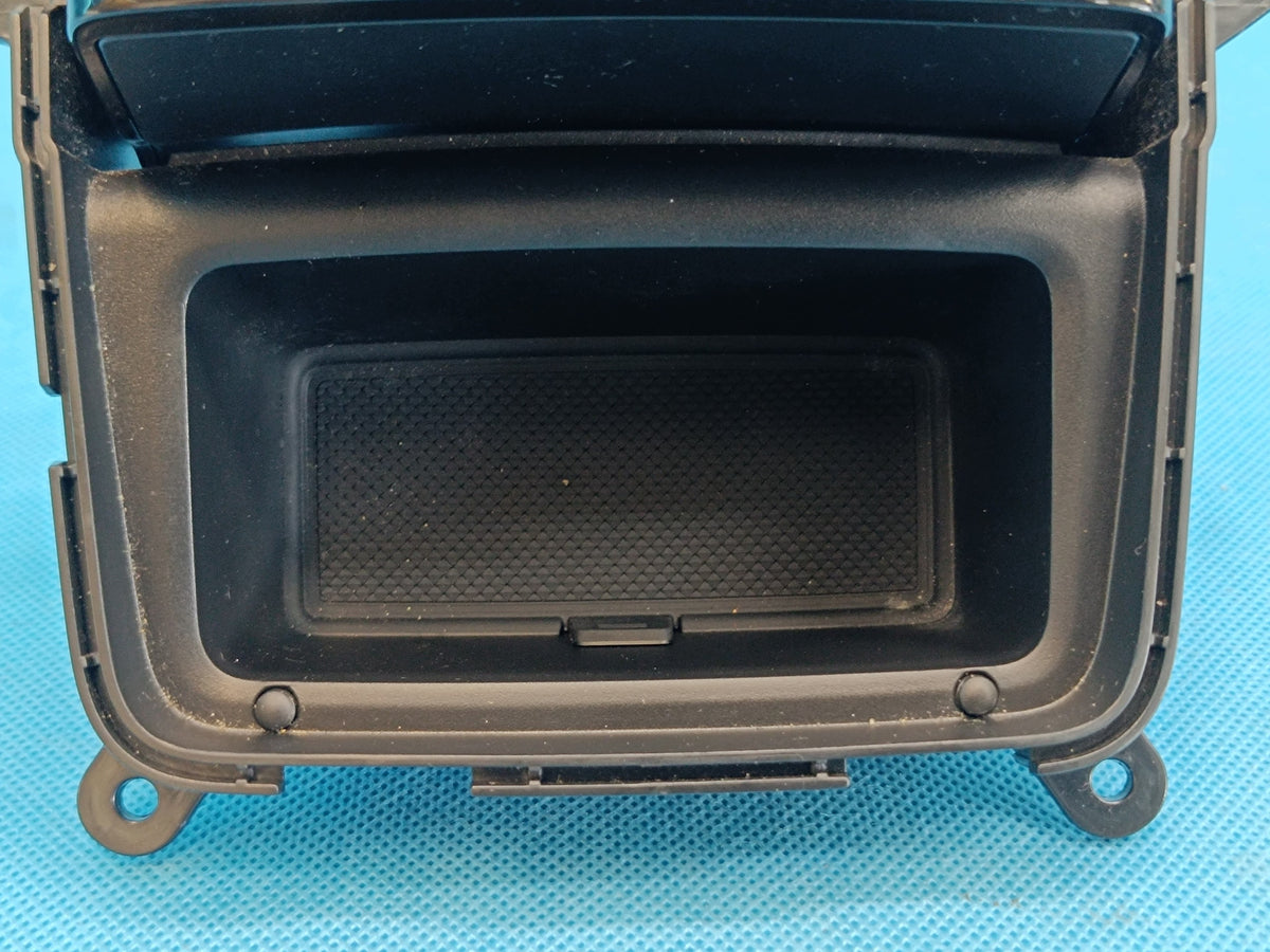 AUDI A4 B9 Sedan LIFT 2.0 TFSI 110KW 2023 R TUNNEL STORAGE 8W1863084 V58