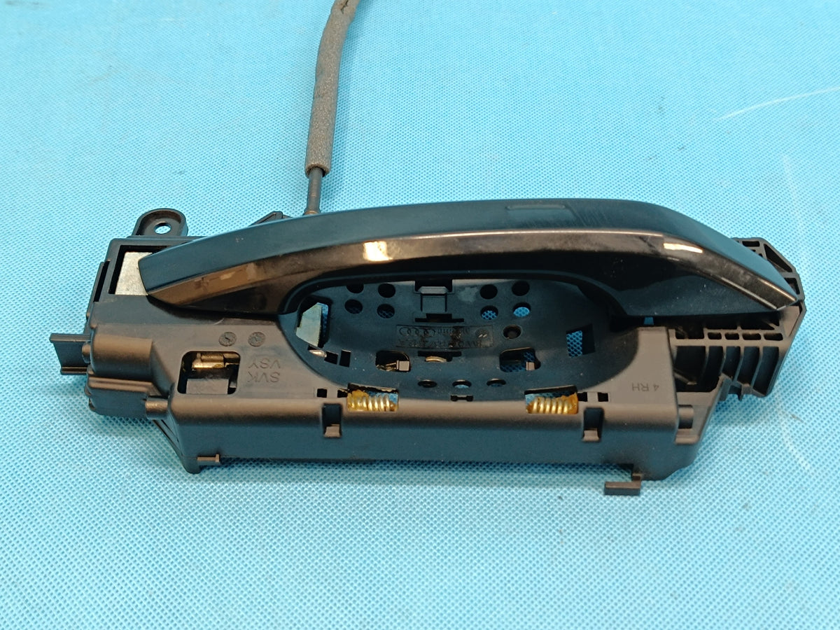 AUDI A4 B9 Sedan LIFT 2.0 TFSI 2023 R DOOR HANDLE RIGHT FRONT 8W0837206B