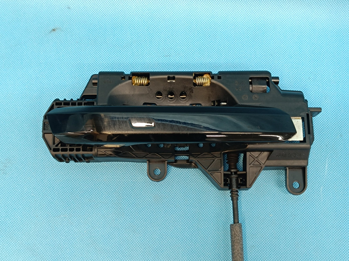 AUDI A4 B9 Sedan LIFT 2.0 TFSI 2023 R DOOR HANDLE RIGHT FRONT 8W0837206B