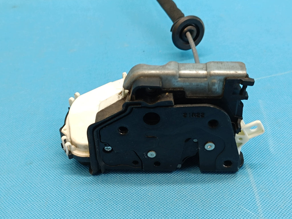 AUDI A4 B9 Sedan LIFT 2.0 TFSI 2023 R DOOR LOCK RIGHT FRONT 8X1837016D