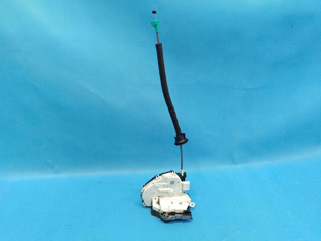 AUDI A4 B9 Sedan LIFT 2.0 TFSI 2023 R DOOR LOCK RIGHT FRONT 8X1837016D