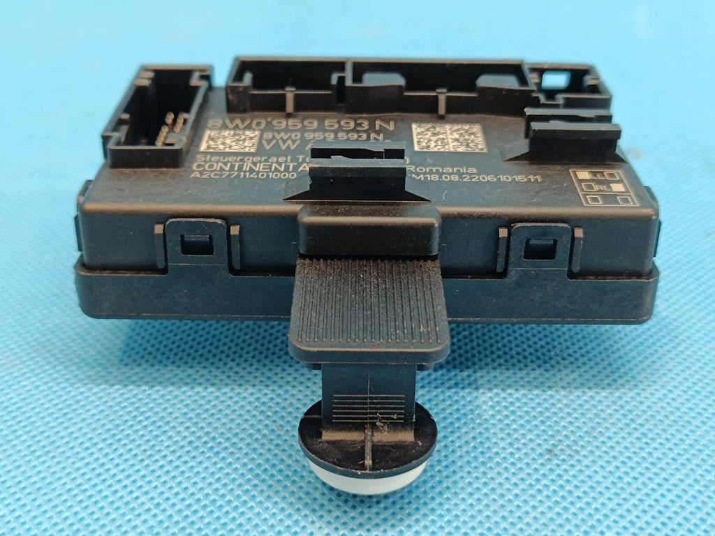AUDI A4 B9 Sedan LIFT 2.0 TFSI 2023 R DOOR MODULE LEFT FRONT 8W0959593N