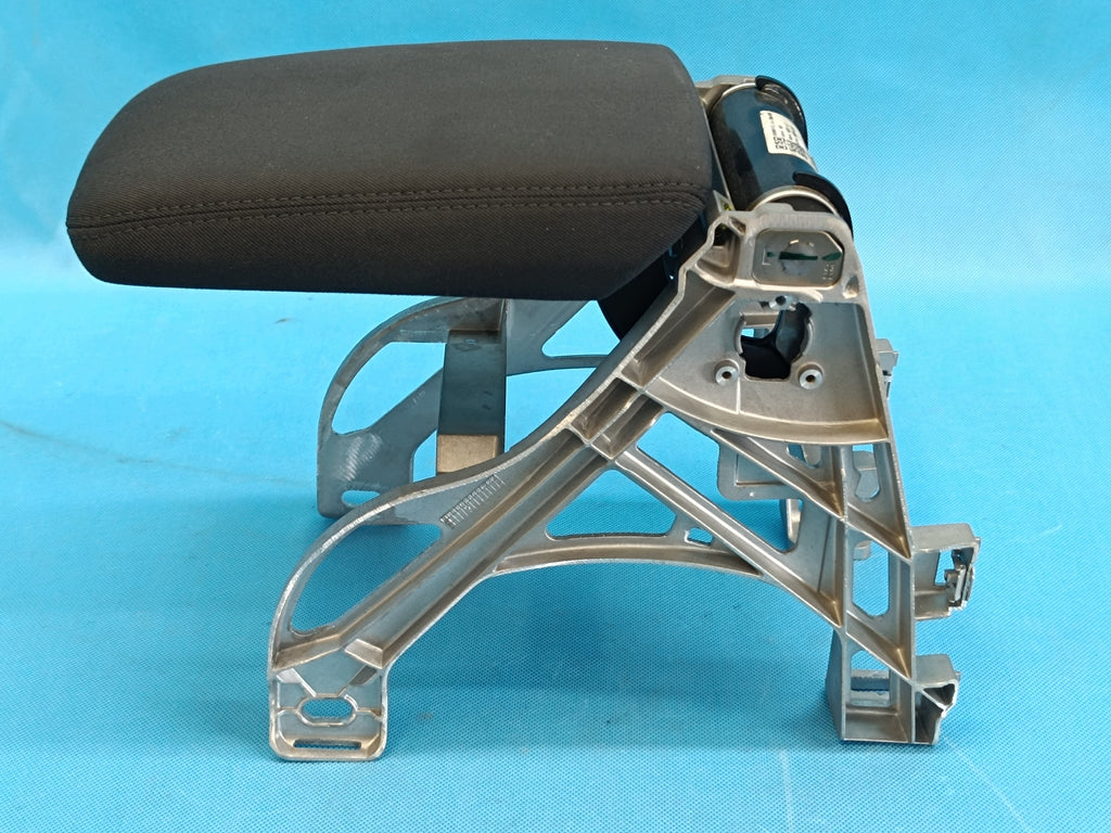 AUDI A4 B9 Sedan LIFT 2.0 TFSI 2023R ARMREST 8W0864207E 8W0864283E SU9