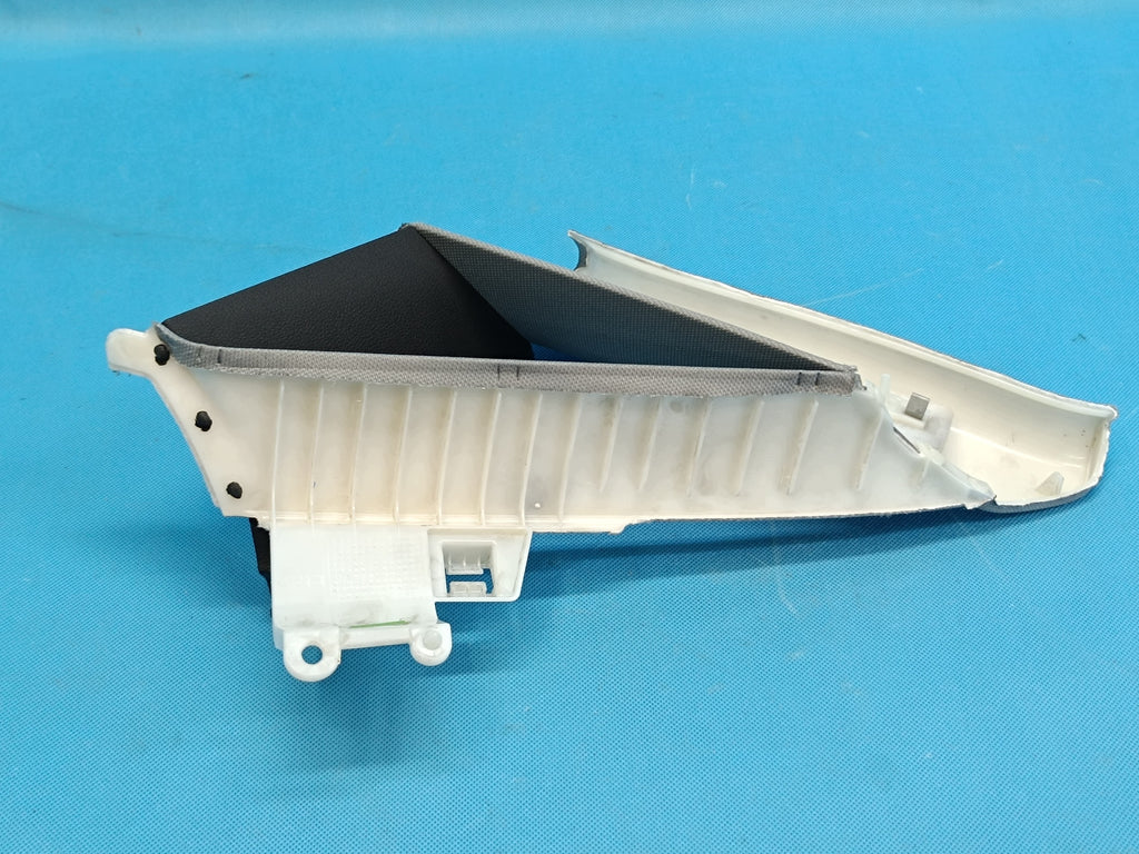 AUDI A4 B9 Sedan LIFT 2.0 TFSI 2023R POST PLATING C LEFT 8W5867287C JQE