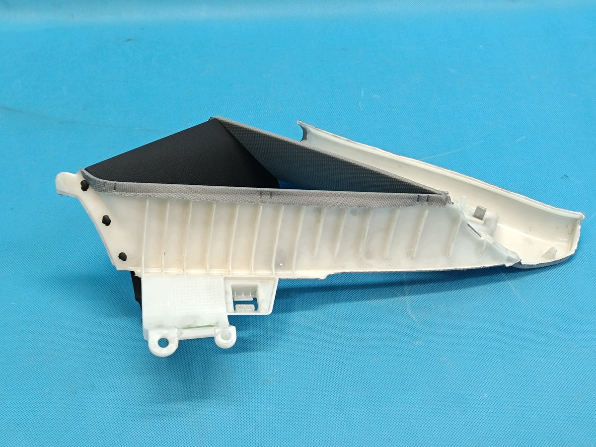 AUDI A4 B9 Sedan LIFT 2.0 TFSI 2023R POST PLATING C LEFT 8W5867287C JQE