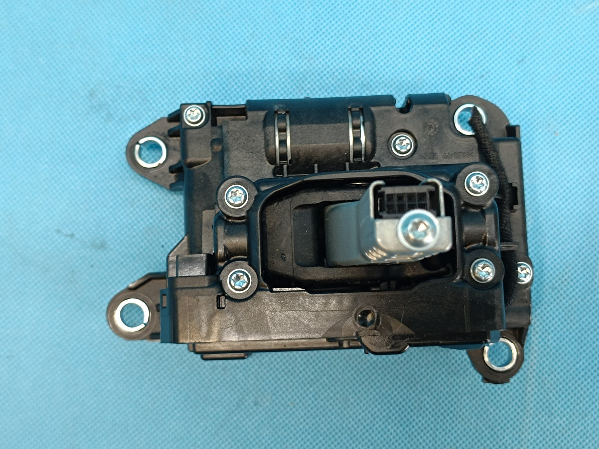 AUDI A4 B9 Sedan LIFT 2.0TFSI 110KW 2023R GEAR SHIFT SELECTOR 8W1713041Q
