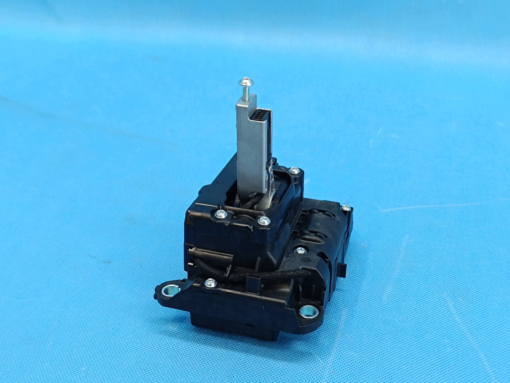 AUDI A4 B9 Sedan LIFT 2.0TFSI 110KW 2023R GEAR SHIFT SELECTOR 8W1713041Q