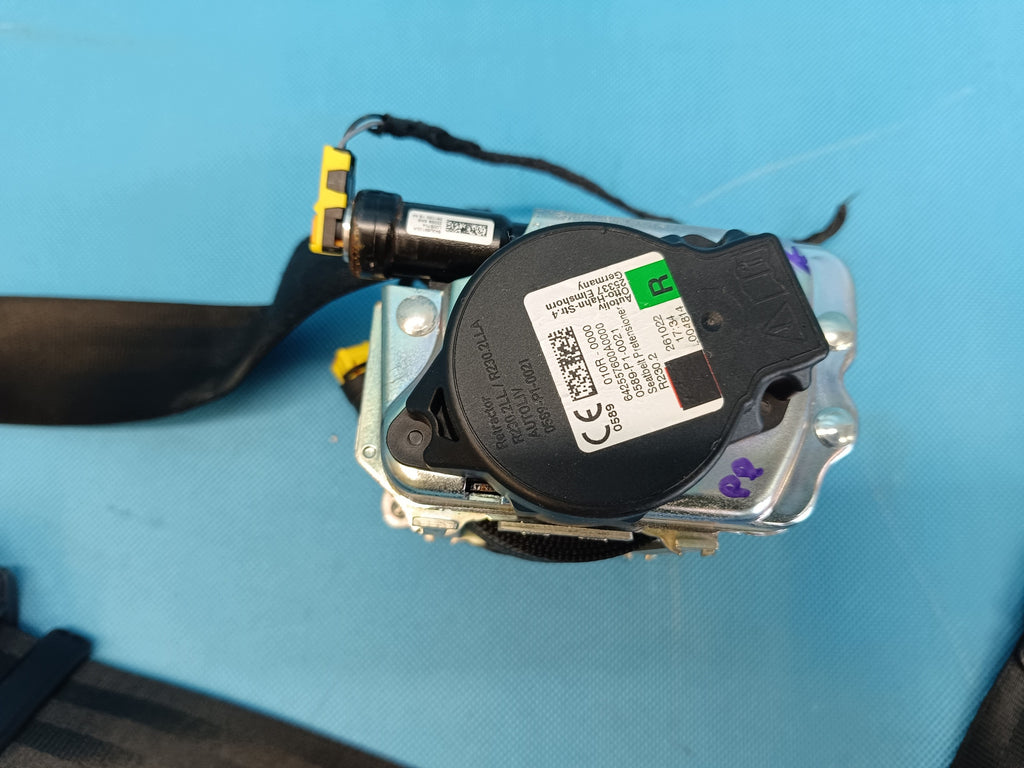 AUDI A4 B9 Sedan LIFT 2023 R SEAT BELT RIGHT FRONT 8W0857706M