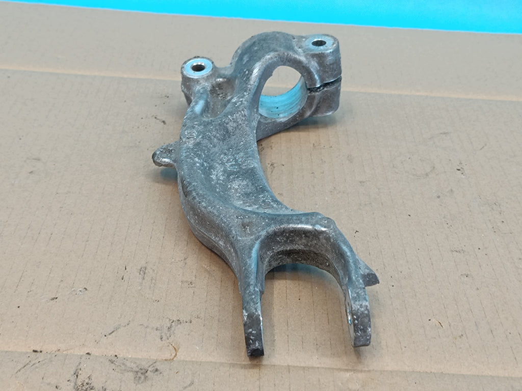 AUDI A4 B9 Sedan LIFT 2023 R SHOCK ABSORBER MOUNT LEFT FRONT 8W0413037