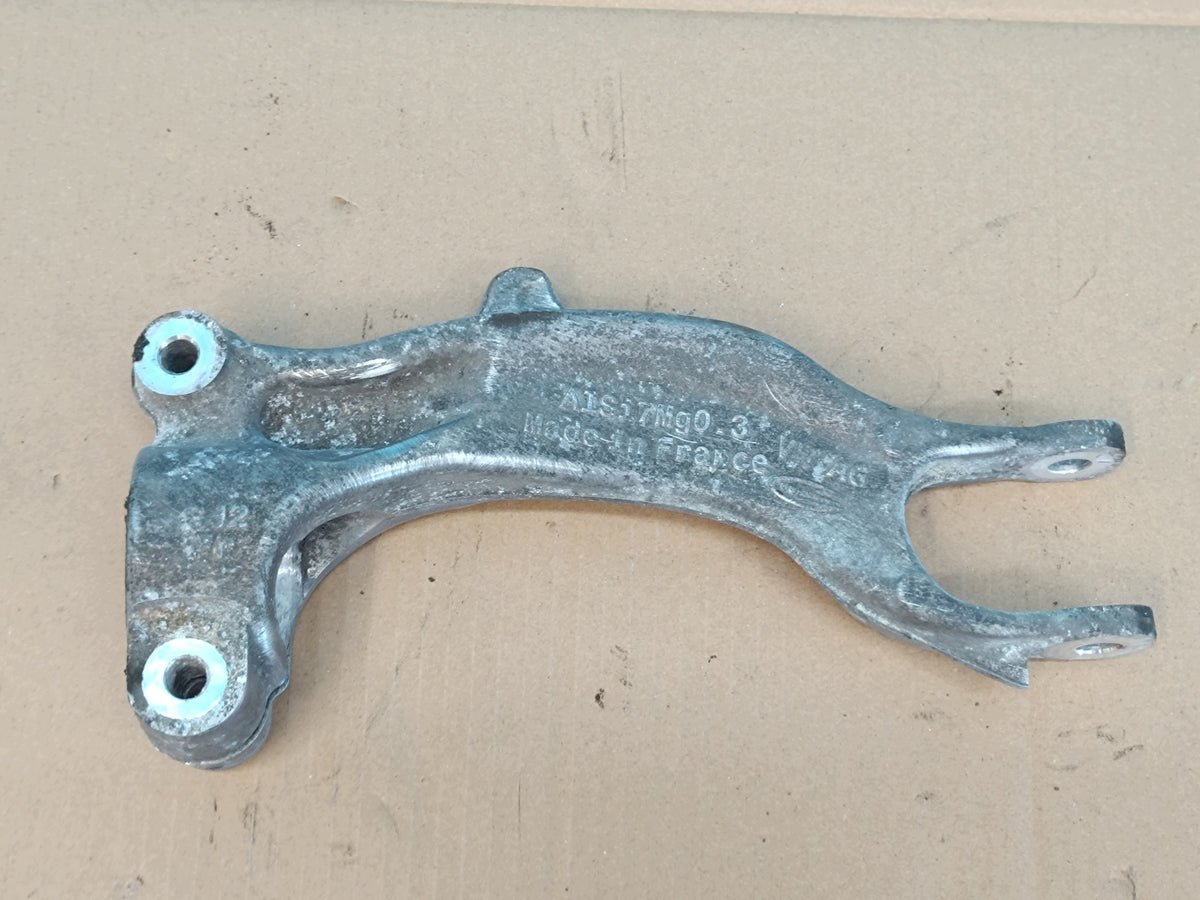 AUDI A4 B9 Sedan LIFT 2023 R SHOCK ABSORBER MOUNT LEFT FRONT 8W0413037